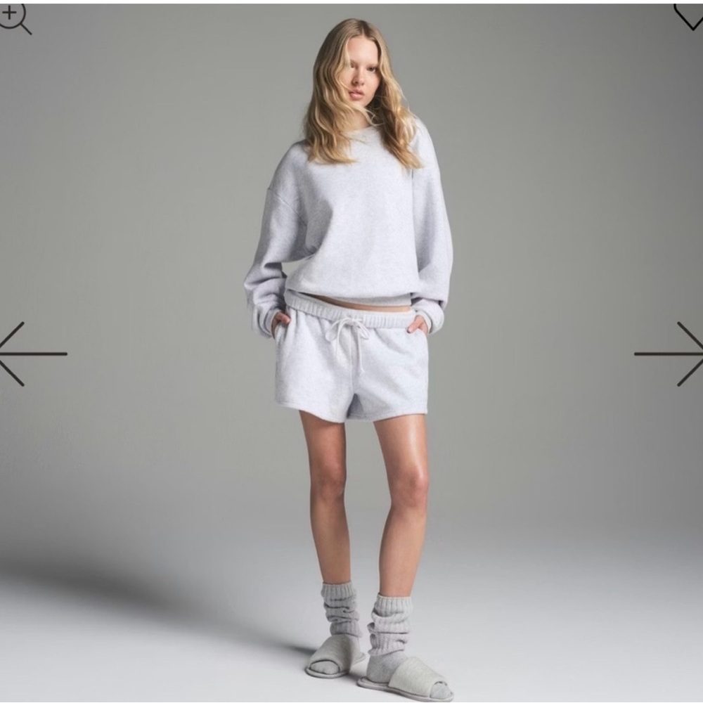 NWT SKIMS Women's Light Gray Sweatshirt